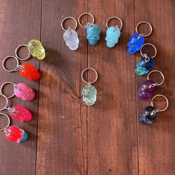 Handmade Resin Clear Light Green Skull 3” Keychain Gothic Backpack Bag Charm NEW - Picture 9 of 9